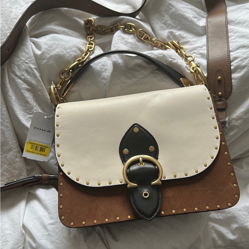 Crossbody bag adjustable straps 3 different strap attachments Gold detailing